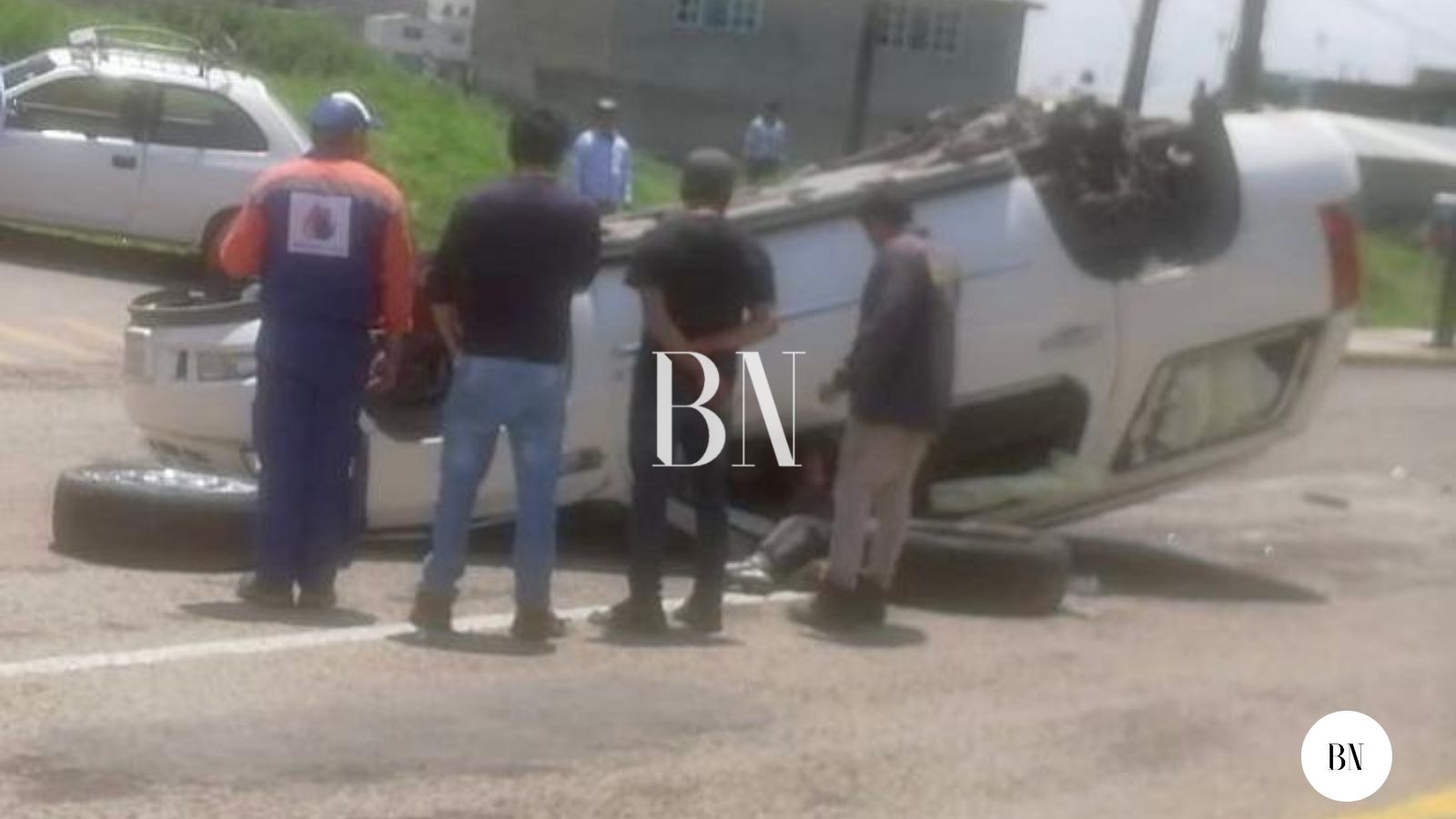 Se volcó camioneta,  en la Toluca-Zitácuaro